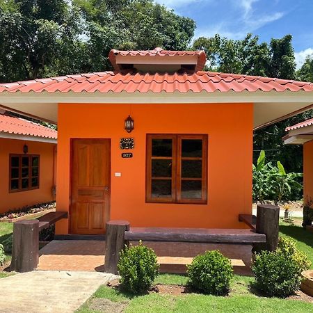 Baanphuthadol Otel Mae Hong Son Dış mekan fotoğraf
