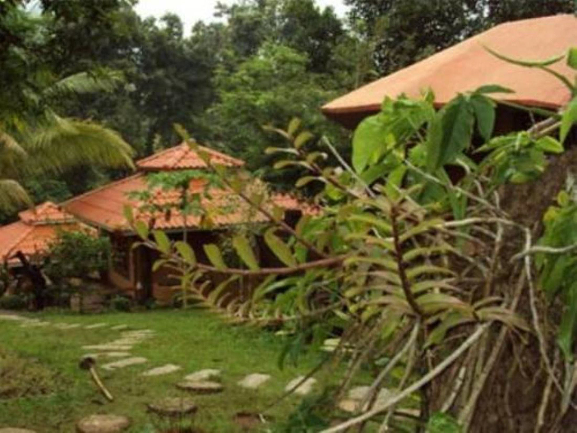 Baanphuthadol Otel Mae Hong Son Dış mekan fotoğraf