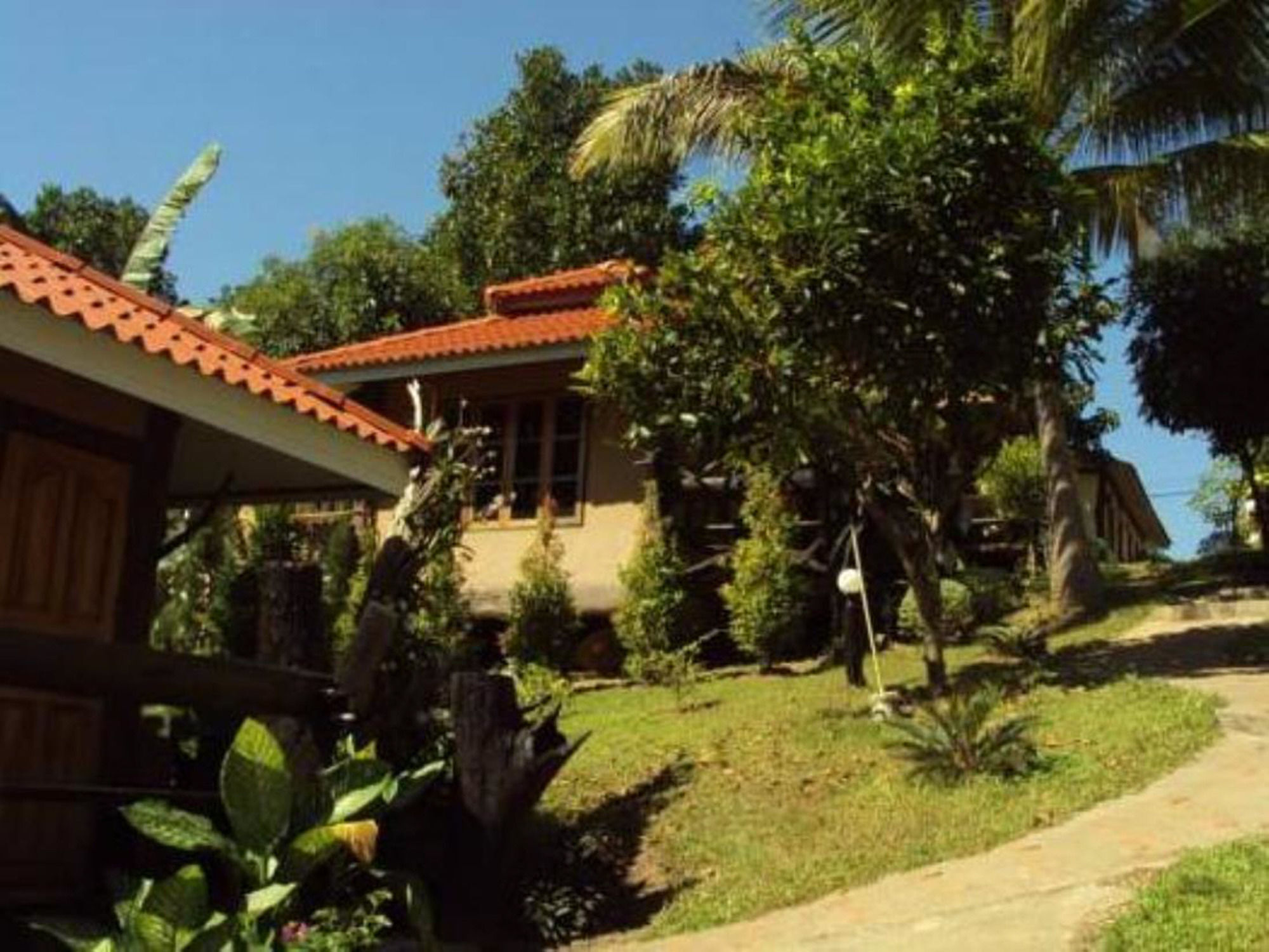 Baanphuthadol Otel Mae Hong Son Dış mekan fotoğraf
