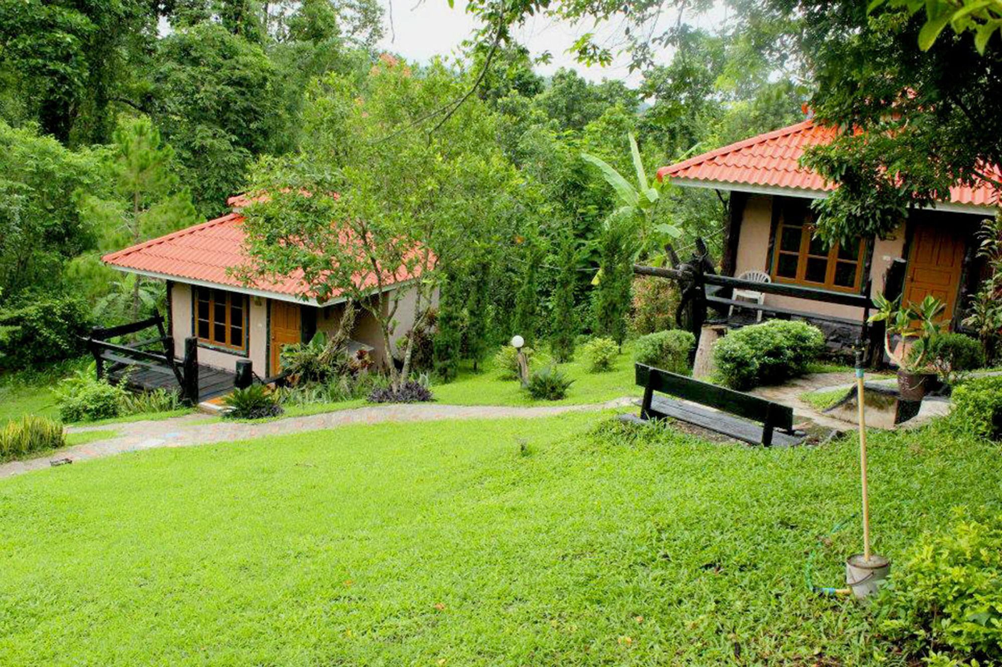 Baanphuthadol Otel Mae Hong Son Dış mekan fotoğraf