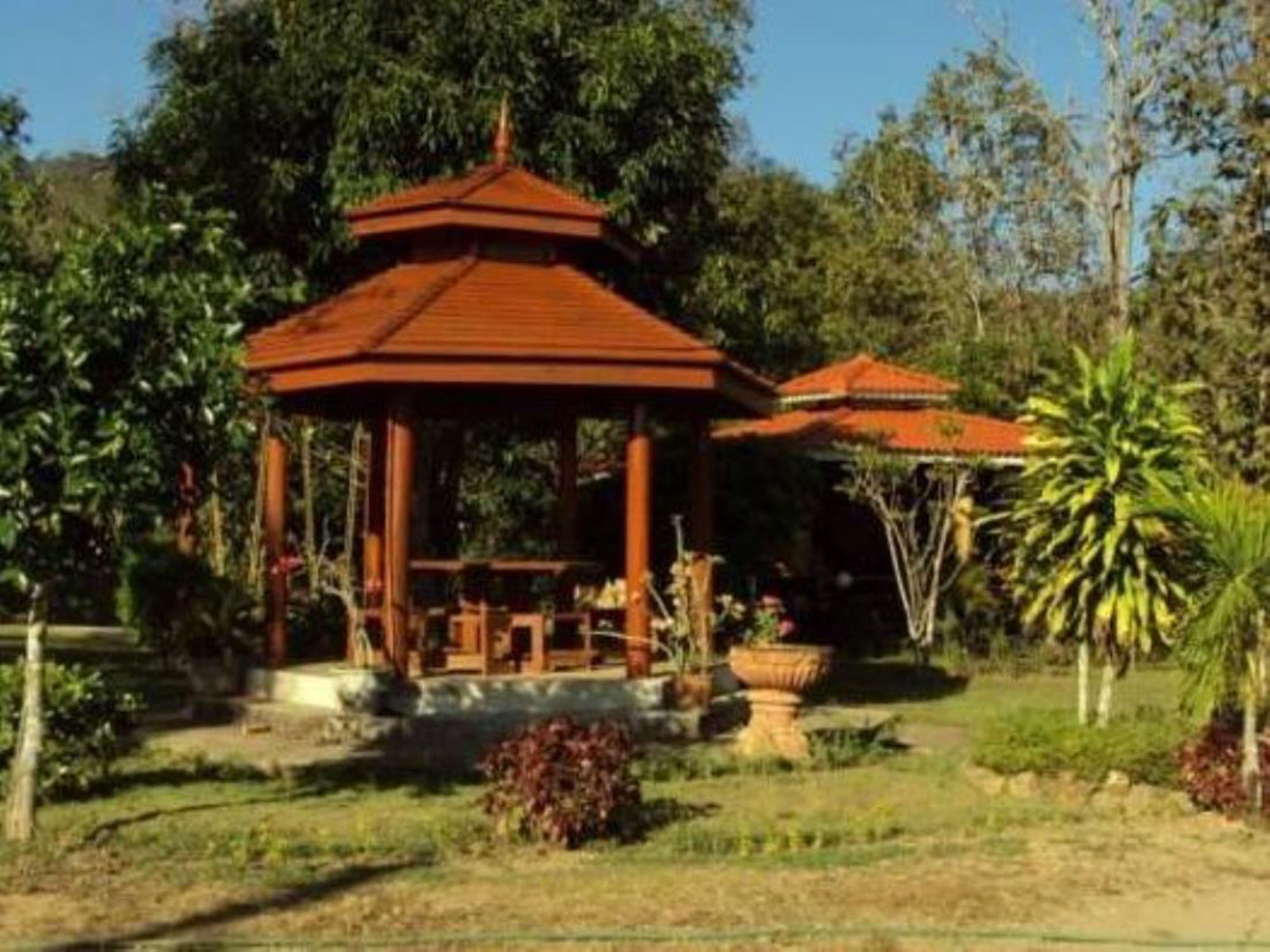 Baanphuthadol Otel Mae Hong Son Dış mekan fotoğraf