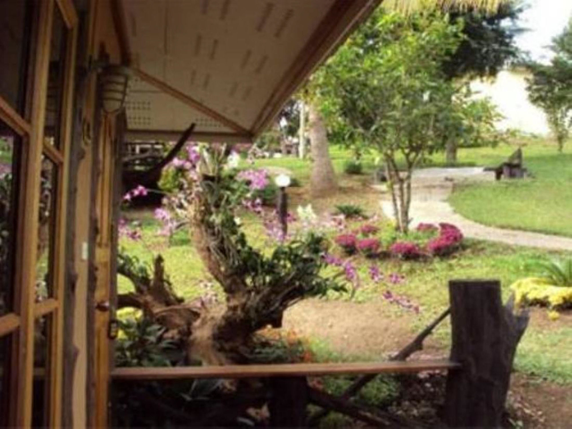 Baanphuthadol Otel Mae Hong Son Dış mekan fotoğraf